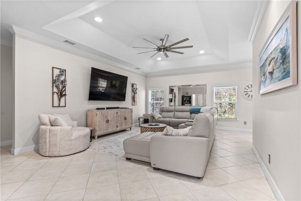 5850 Magnolia Lane, Unit 16, Vero Beach, FL 32967 Photo