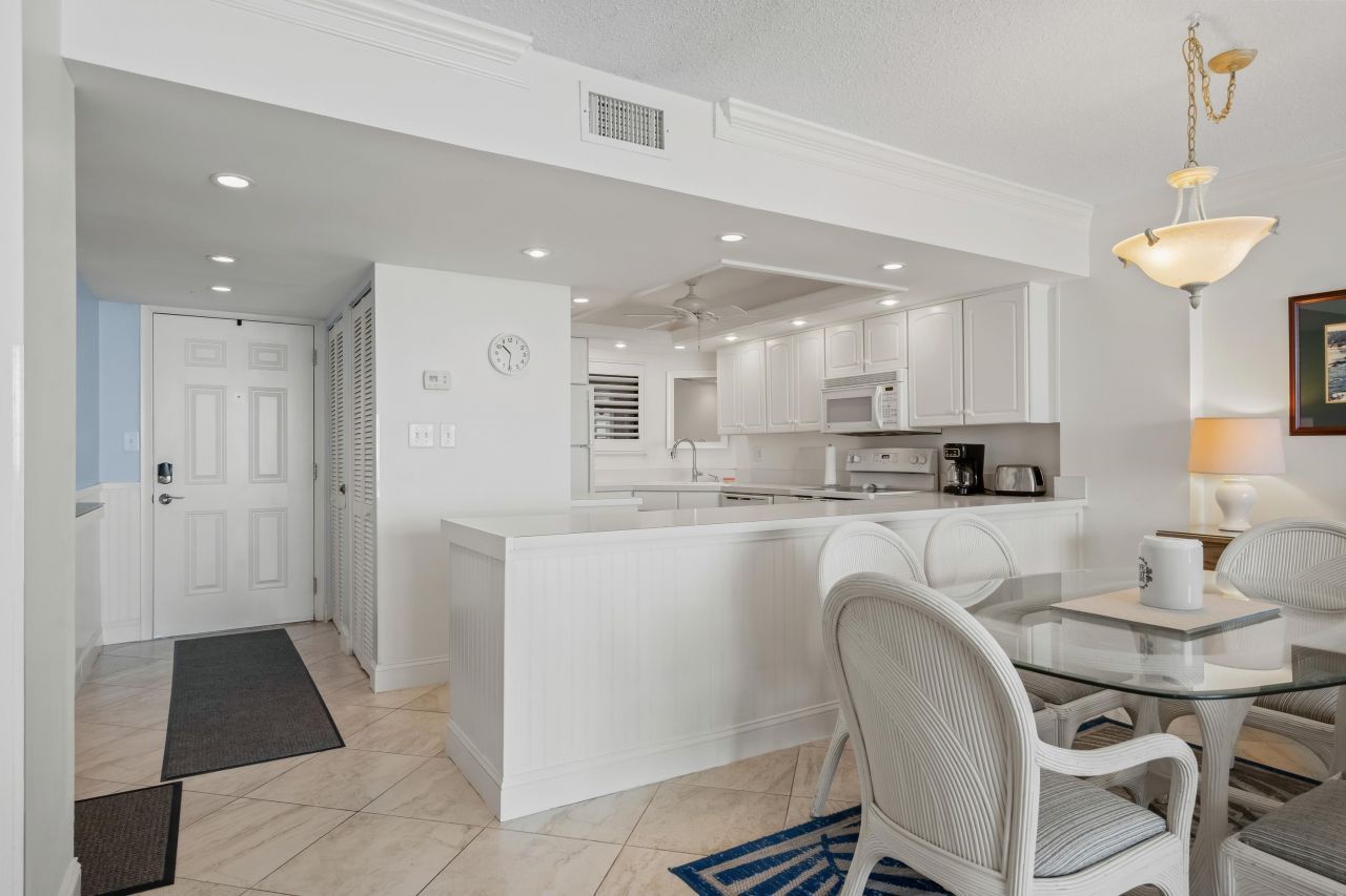 10200 Beach Club Dr.  Photo 11