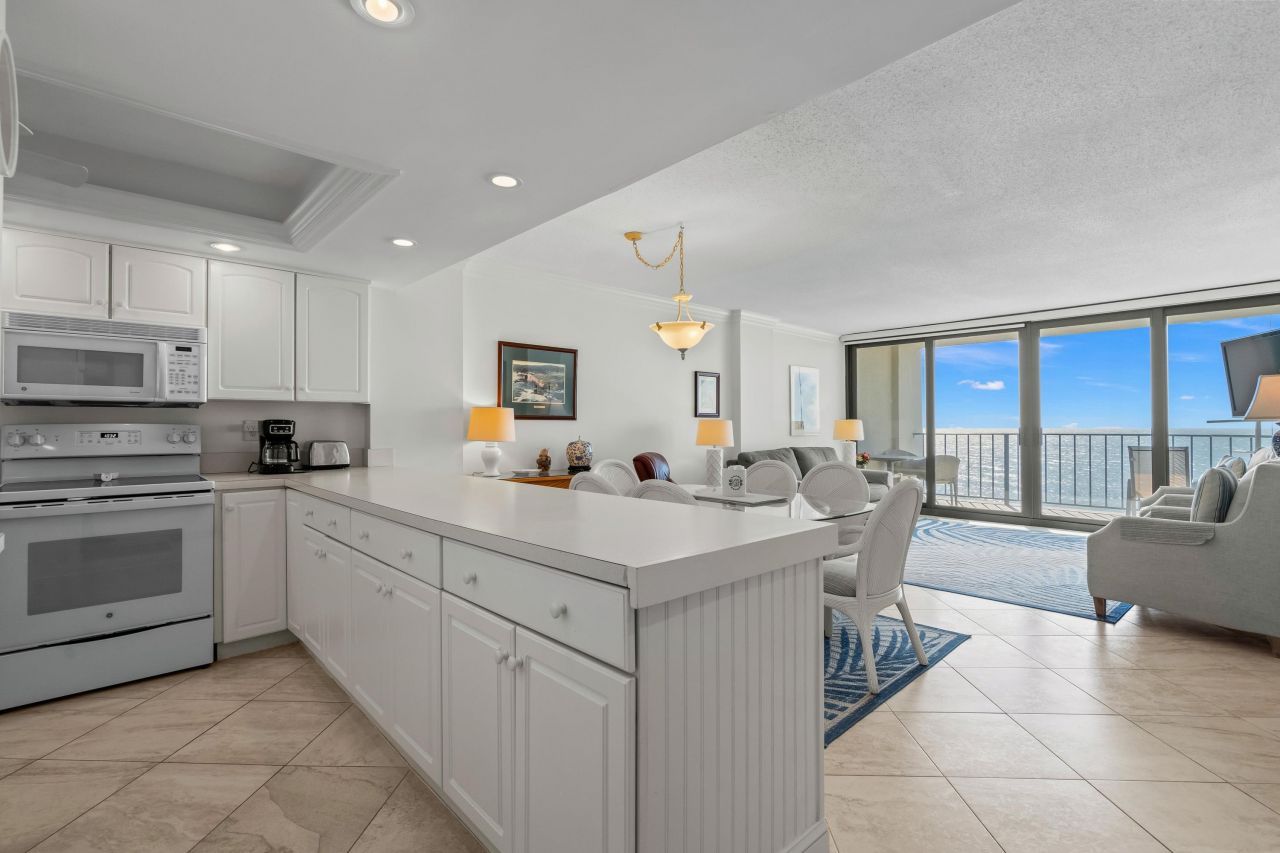 10200 Beach Club Dr.  Photo 12