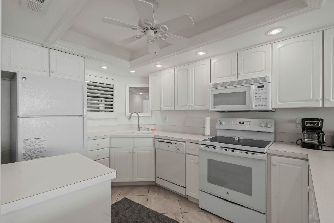 10200 Beach Club Dr.  Photo 13