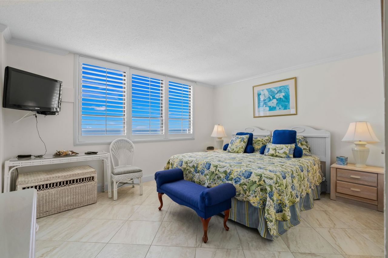 10200 Beach Club Dr.  Photo 17