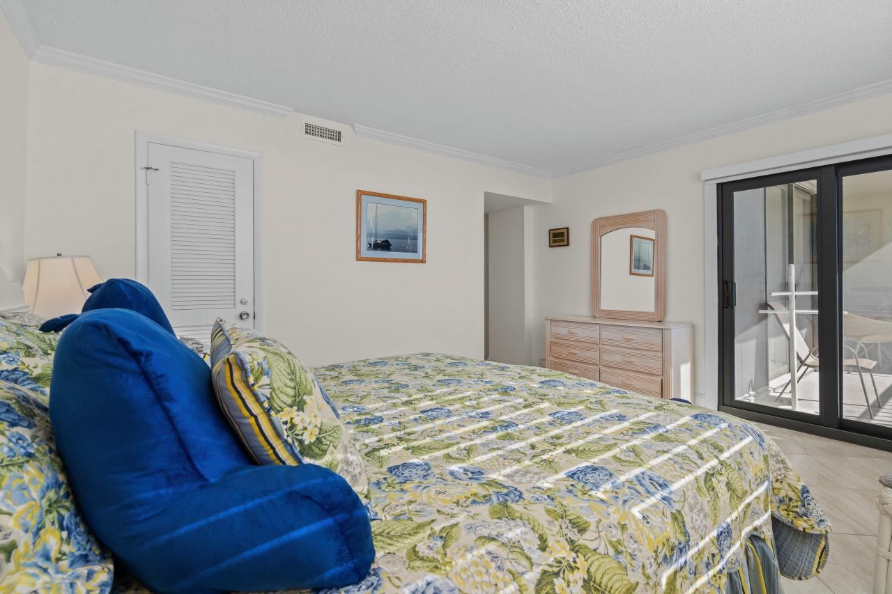 10200 Beach Club Dr.  Photo 19