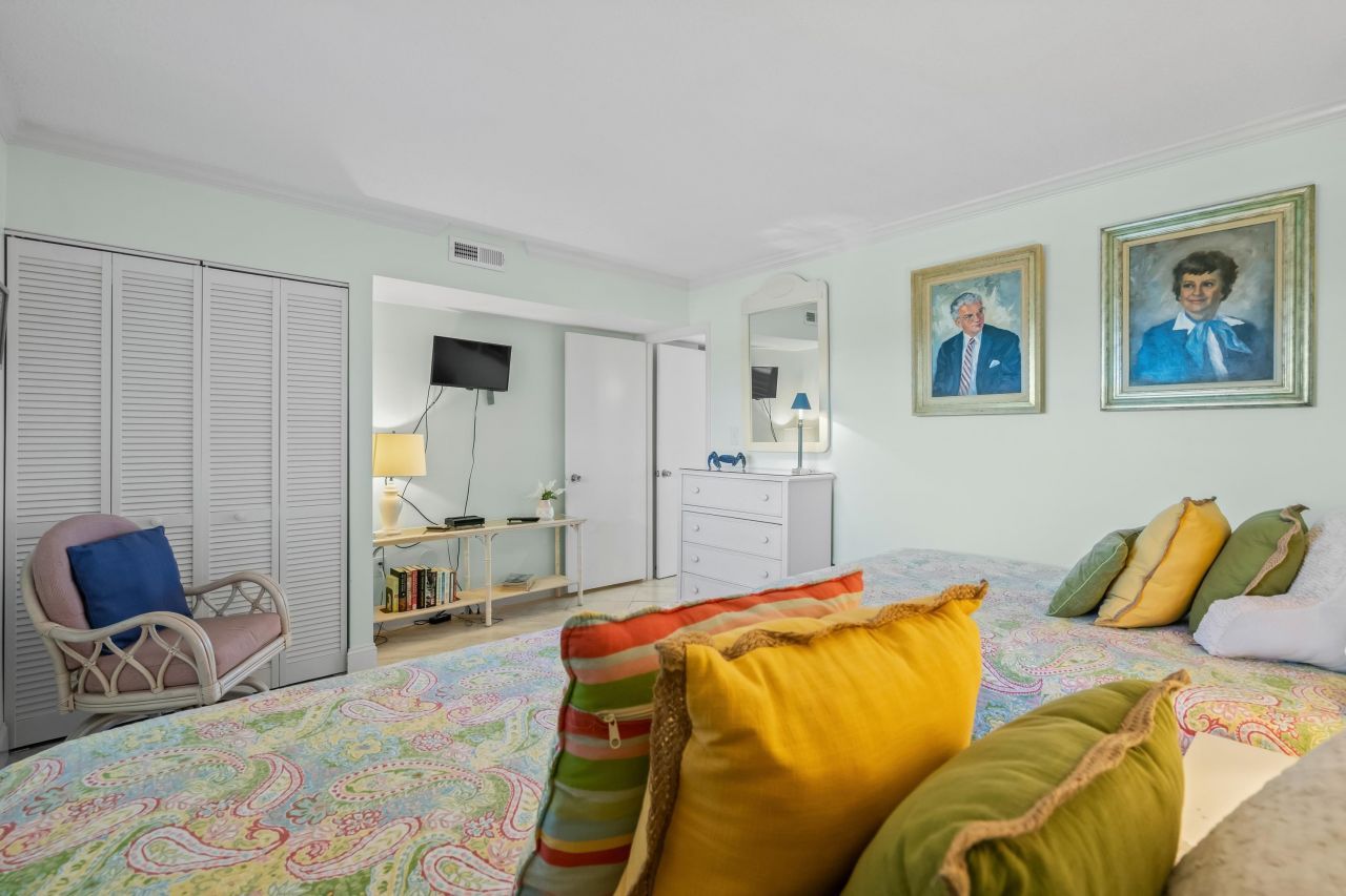 10200 Beach Club Dr.  Photo 22