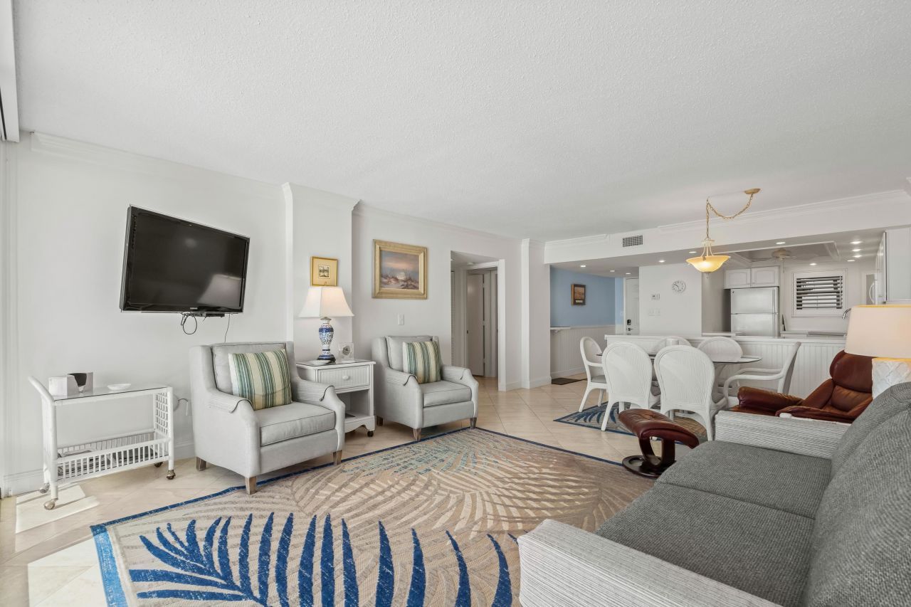 10200 Beach Club Dr.  Photo 7