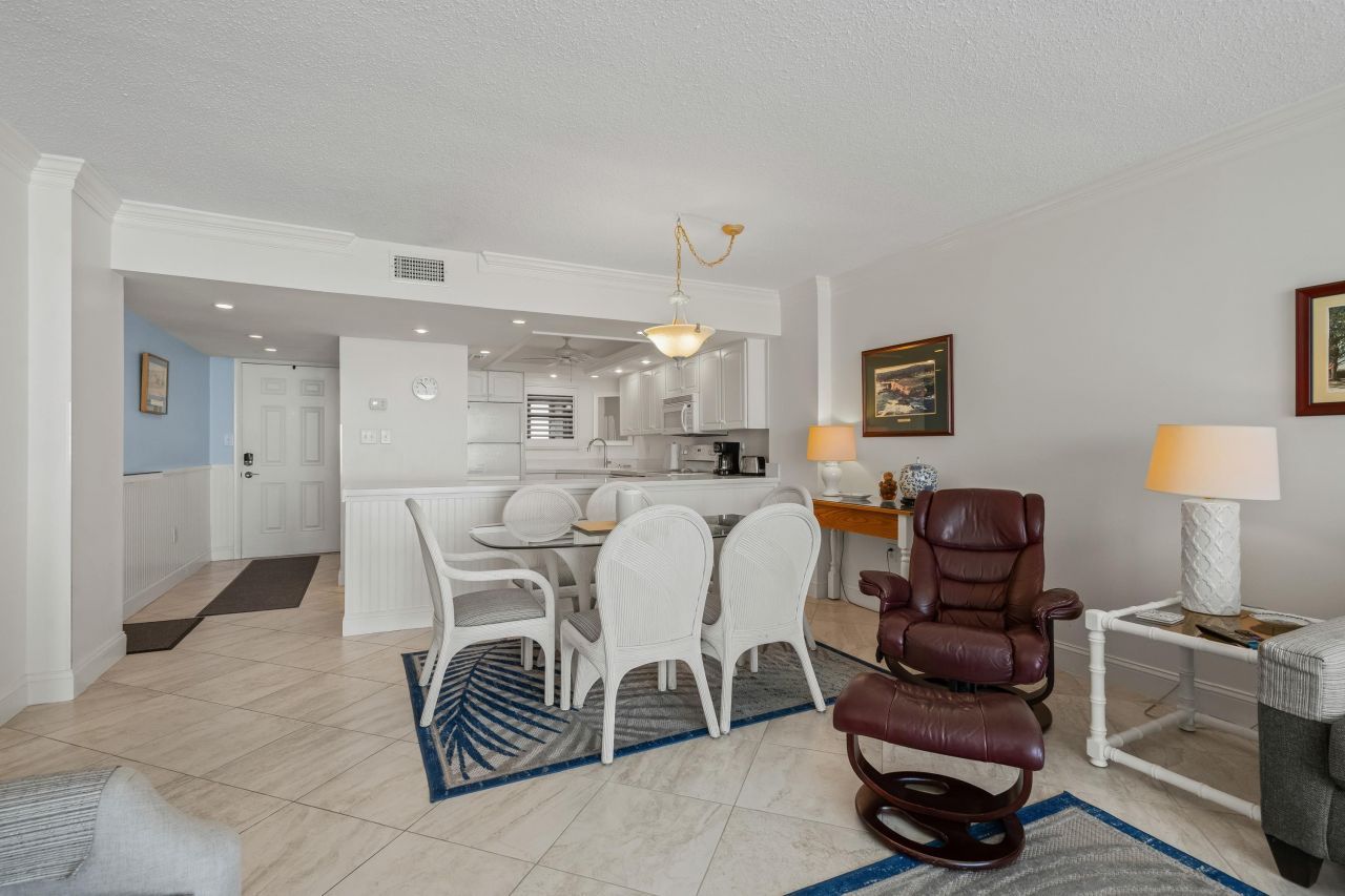 10200 Beach Club Dr.  Photo 9