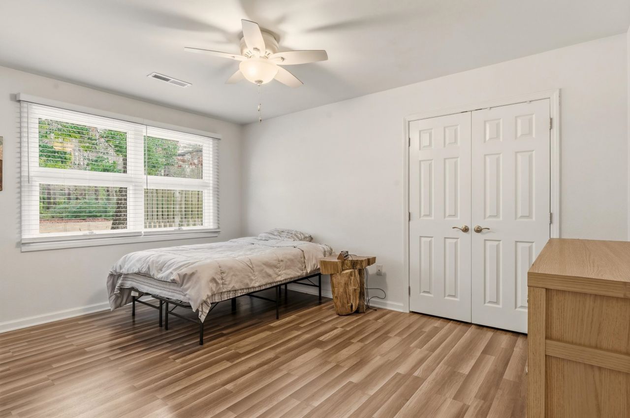 548 Juniper Dr.  Photo 12