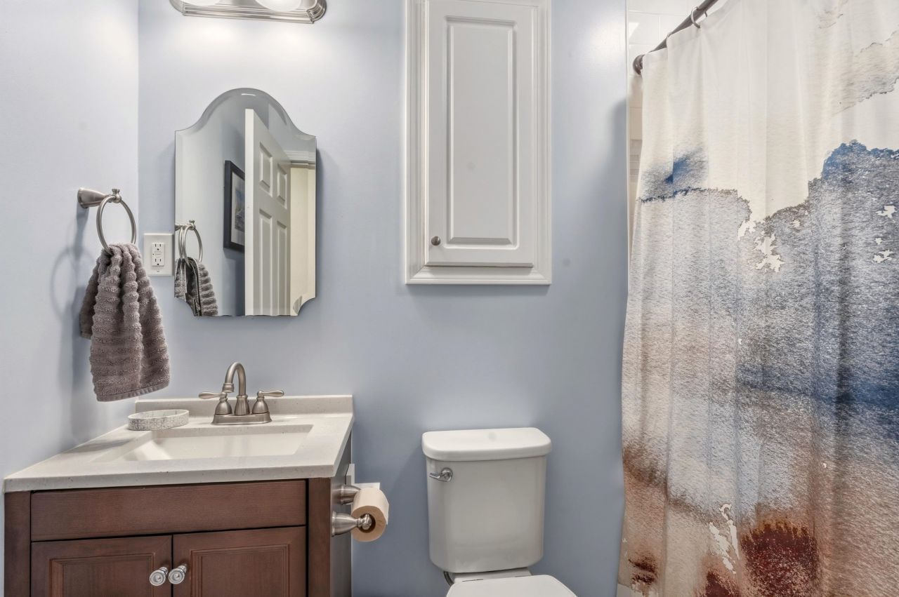 548 Juniper Dr.  Photo 8