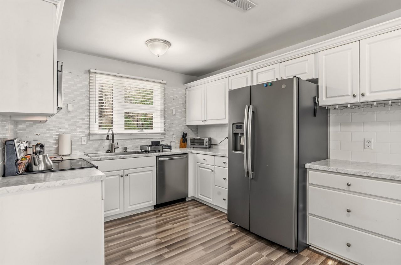 548 Juniper Dr.  Photo 5