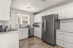 548 Juniper Dr.  photo 4