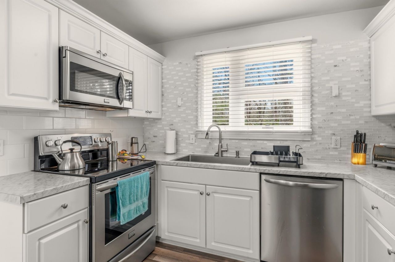 548 Juniper Dr.  Photo 9