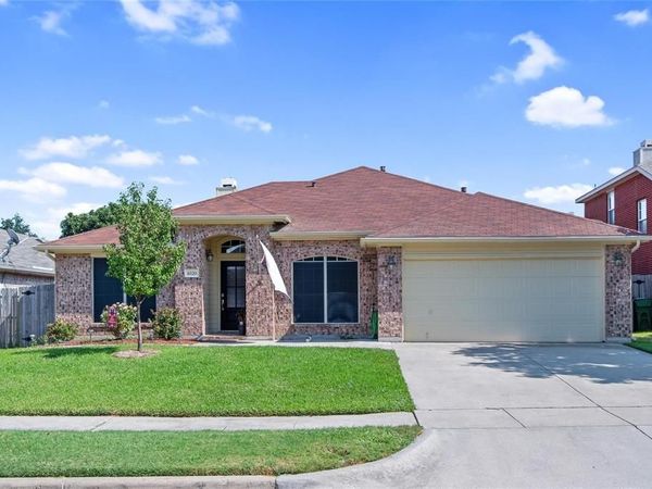 1020 Bonanza Drive, Arlington, TX 76001