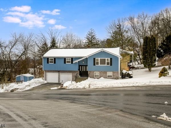 210 Ross Dr, Boonton, NJ 07005