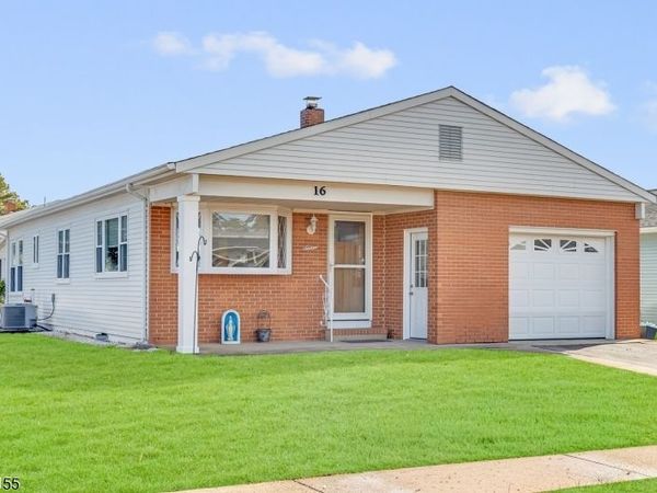 16 Calalou Ct, Berkeley, NJ 08757