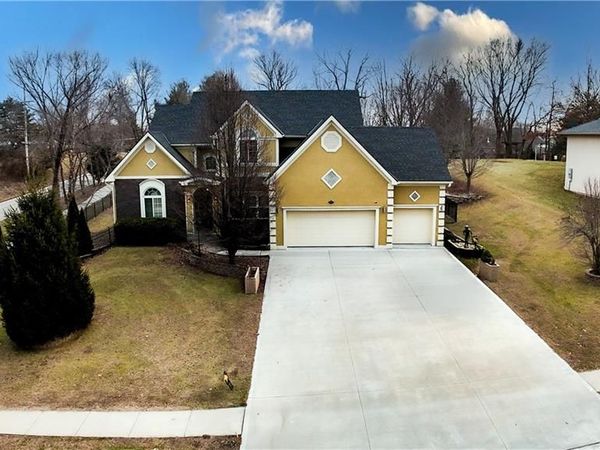 4912 Corinth Drive, St Joseph, MO 64506