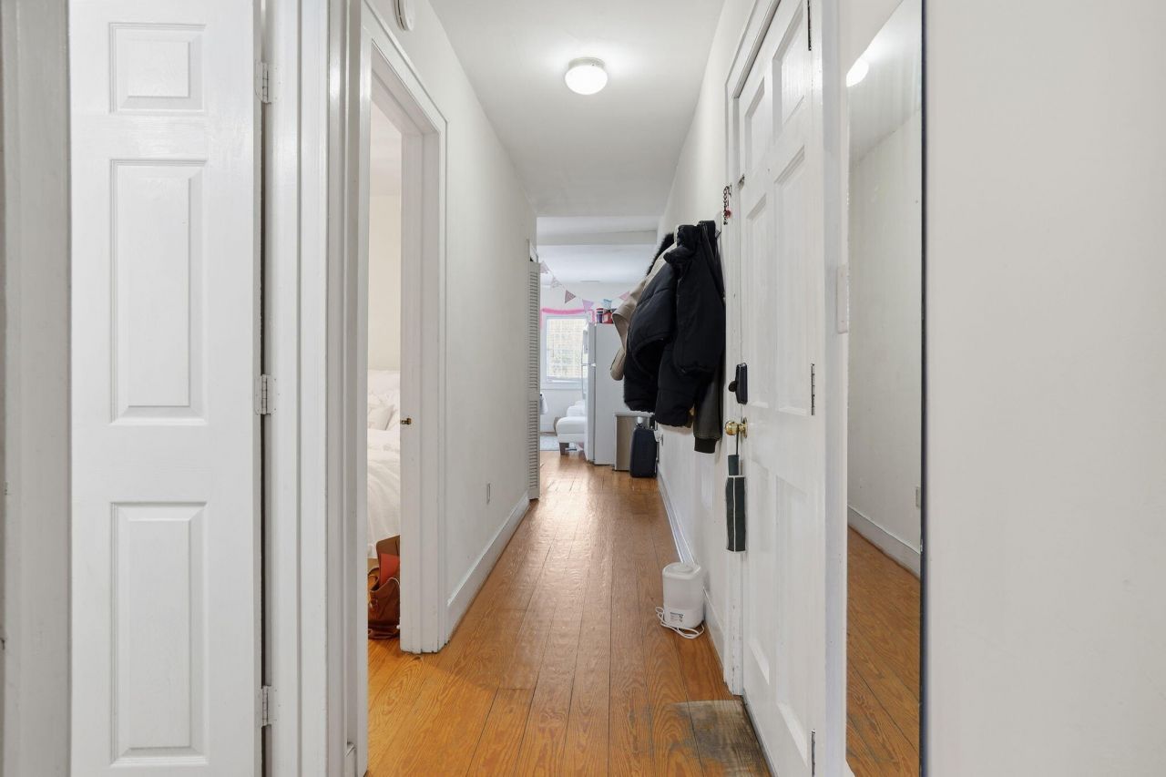 163 Coming Street Photo 23