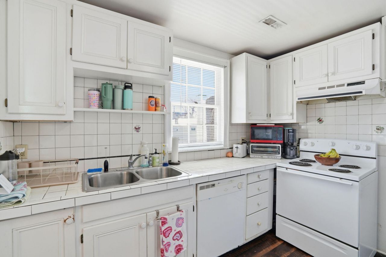 163 Coming Street Photo 57