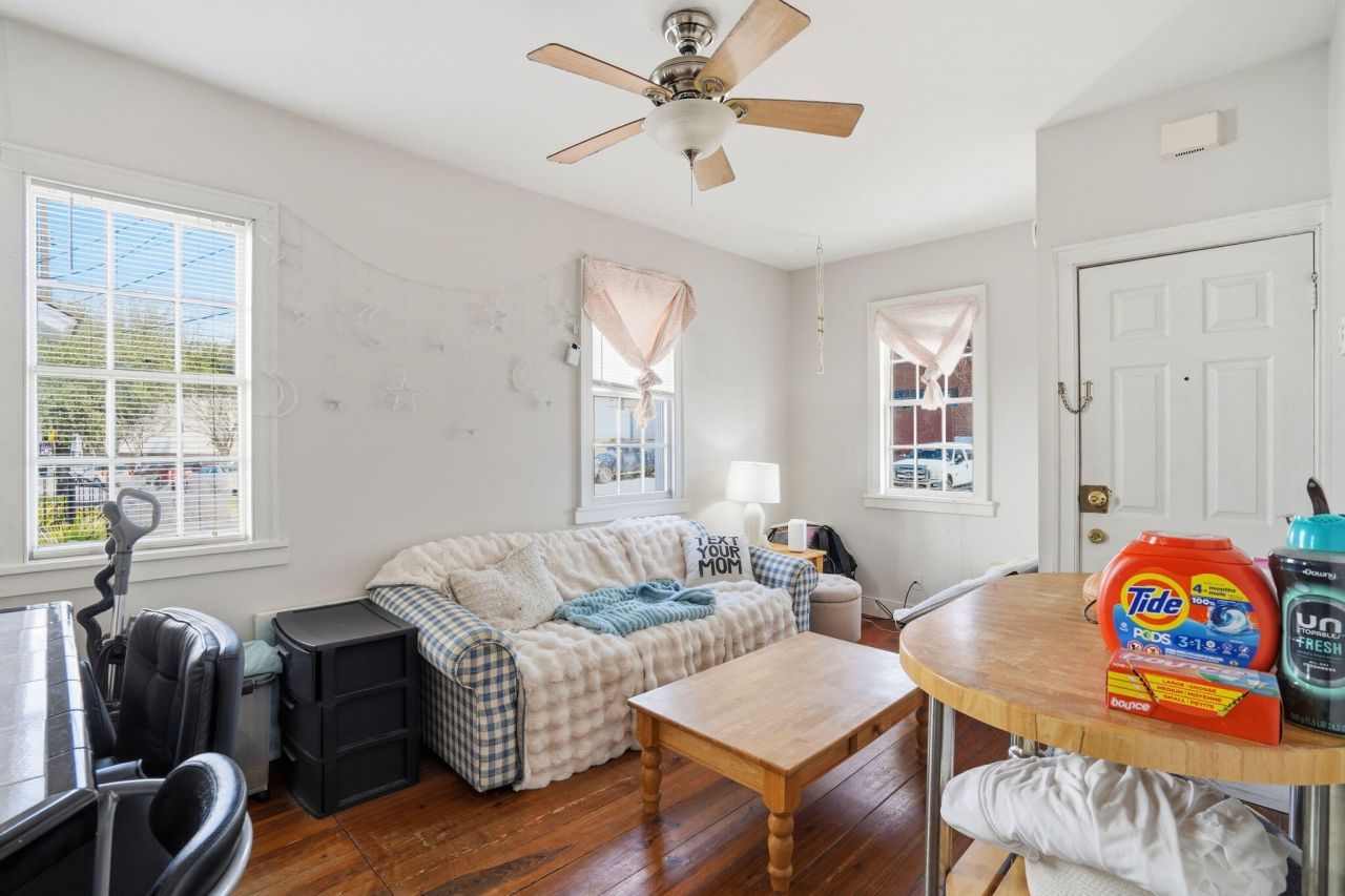 163 Coming Street Photo 6