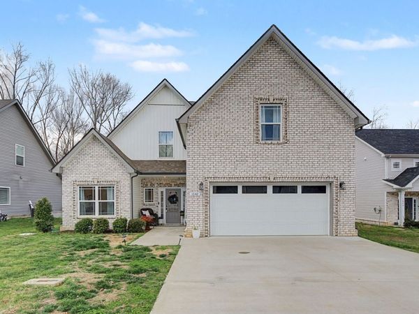 1042 Brightwood Ct , Clarksville, TN 37043