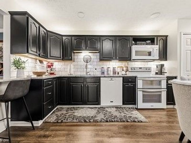 637 Hunters Trail , Akron, OH 44313 Photo 18