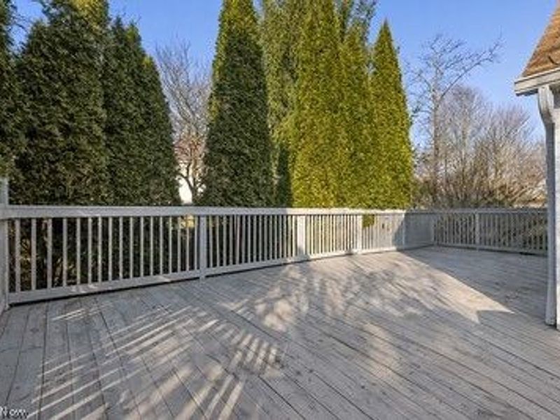 637 Hunters Trail , Akron, OH 44313 Photo 3