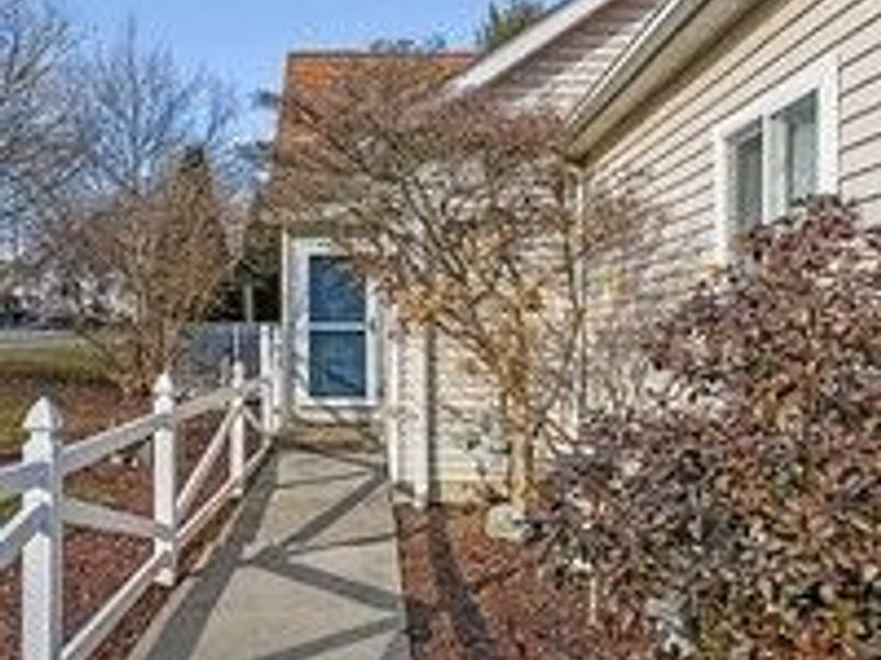 637 Hunters Trail , Akron, OH 44313 Photo 7