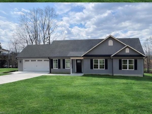 901 Kingsway Drive , King, NC 27021