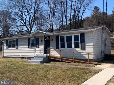 26233 GREAT COVE , MC CONNELLSBURG, PA 17233