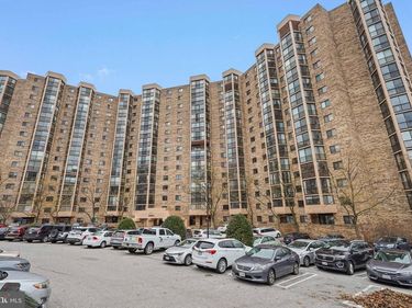 5904 MOUNT EAGLE DRIVE, Unit 104, ALEXANDRIA, VA 22303
