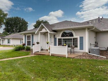 1925 Cabernet Lane NW, Rochester, MN 55901
