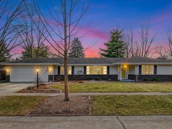 901 Kent Drive, Champaign, IL 61821