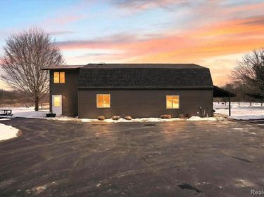 14463 Seymour Road, Argentine Twp, MI 48451