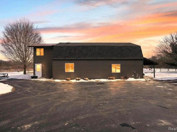 14463 Seymour Road, Argentine Twp, MI 48451
