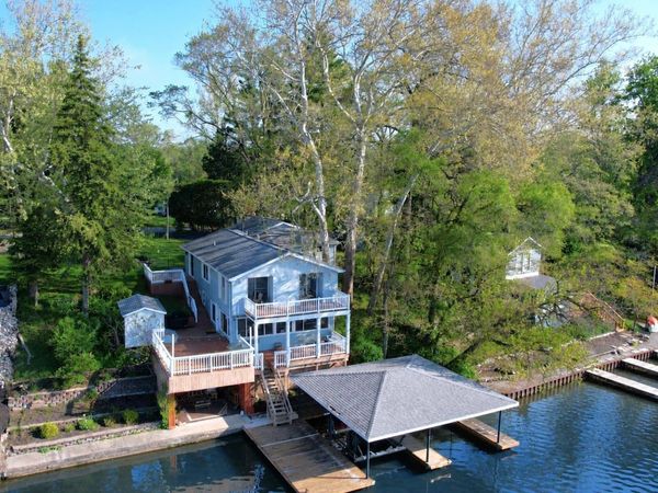 5100 E Quiet Water Court, Monticello, IN 47960