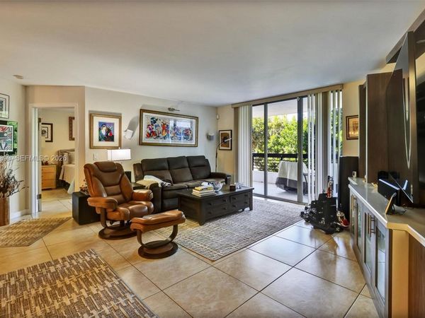 3500 Mystic Pointe Dr , Unit 302, Aventura, FL 33180