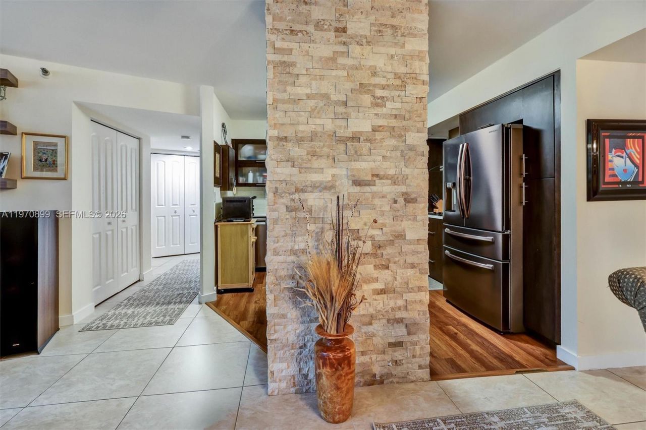 3500 Mystic Pointe Dr, Unit 302, Aventura, FL 33180 Photo