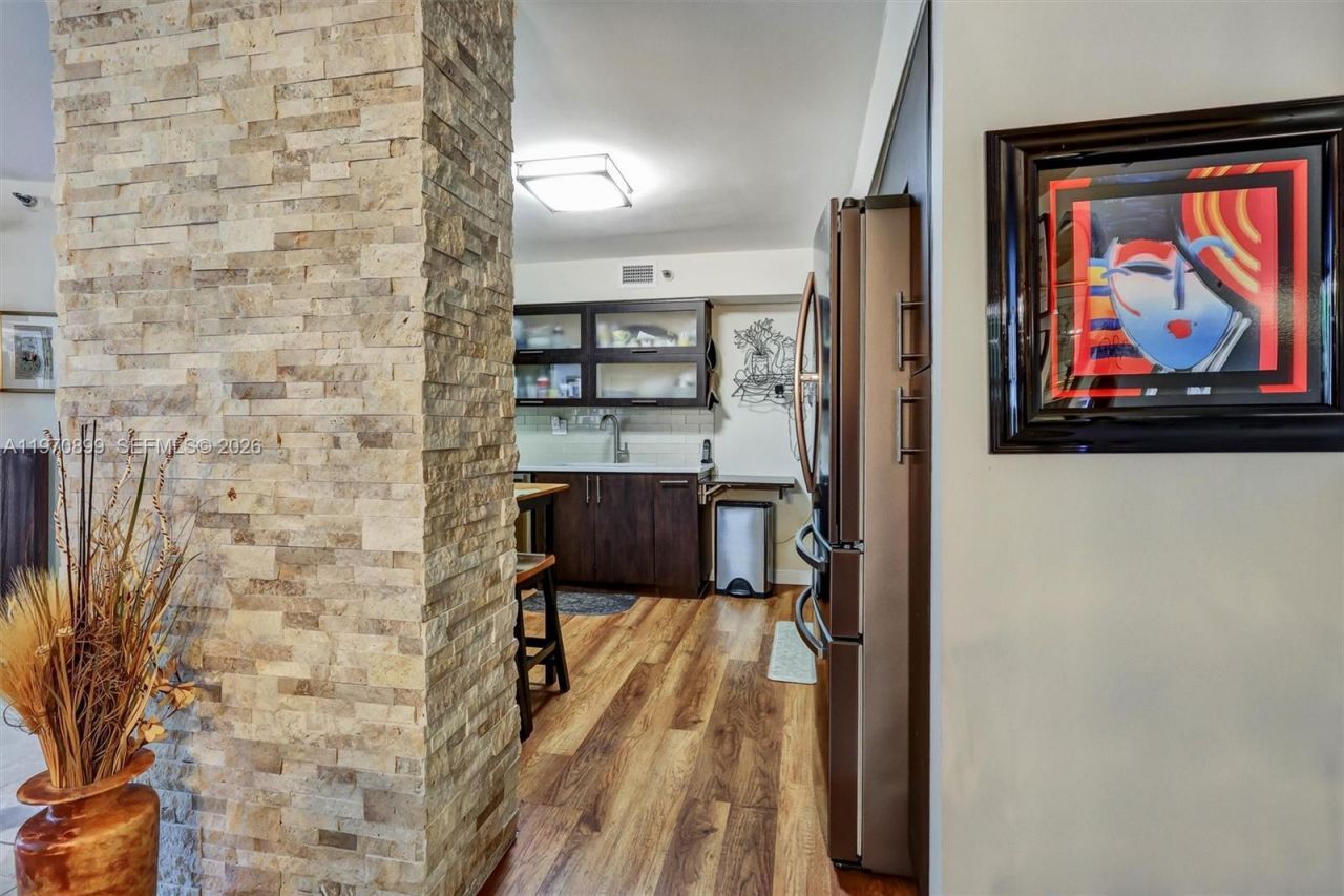 3500 Mystic Pointe Dr, Unit 302, Aventura, FL 33180 Photo