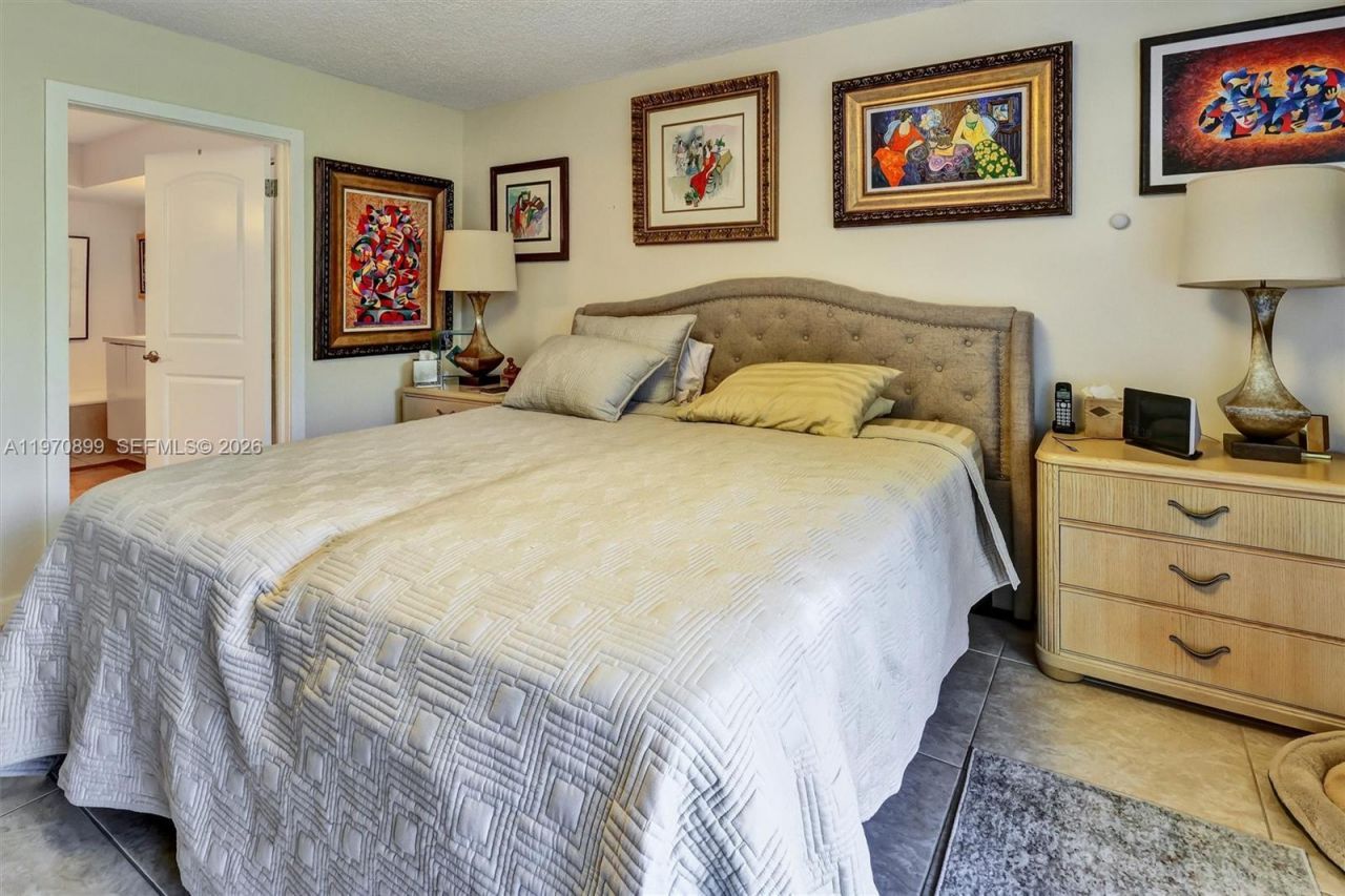 3500 Mystic Pointe Dr, Unit 302, Aventura, FL 33180 Photo