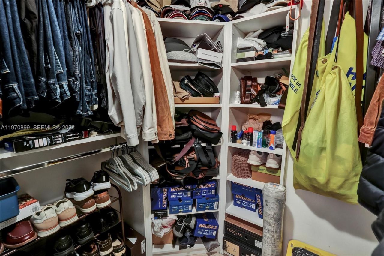 3500 Mystic Pointe Dr, Unit 302, Aventura, FL 33180 Photo