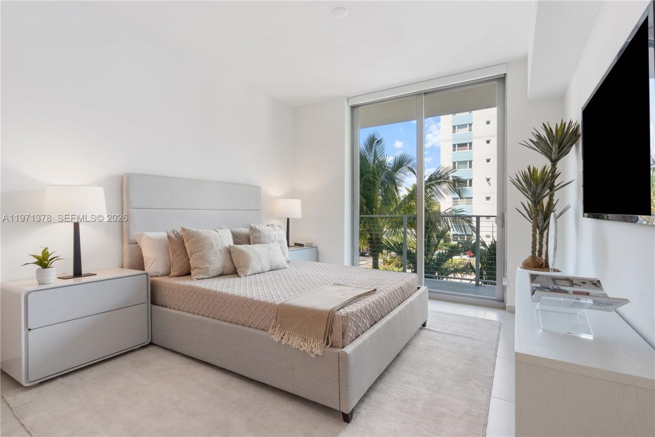 10281 W Bay Harbor Dr, Unit 203, Bay Harbor Islands, FL 33154 Photo