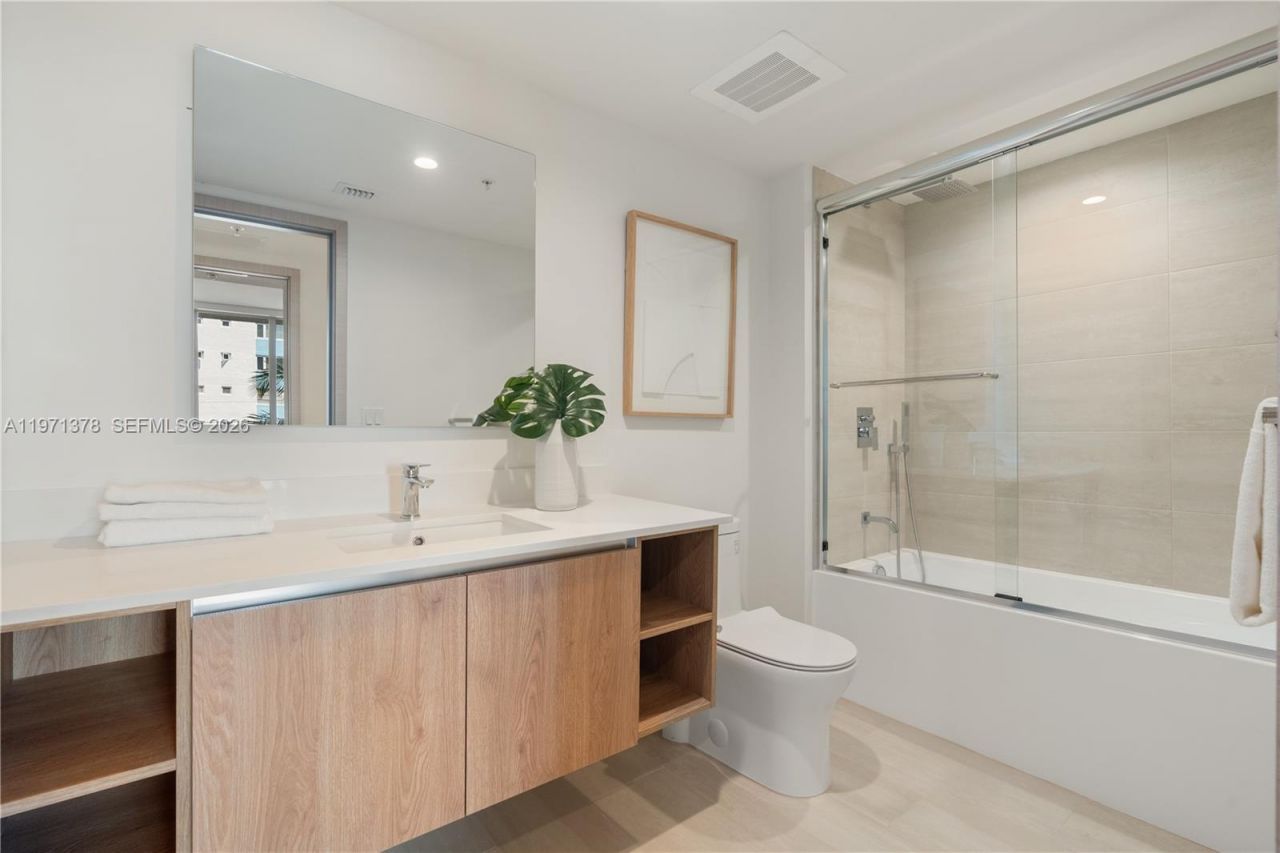 10281 W Bay Harbor Dr, Unit 203, Bay Harbor Islands, FL 33154 Photo