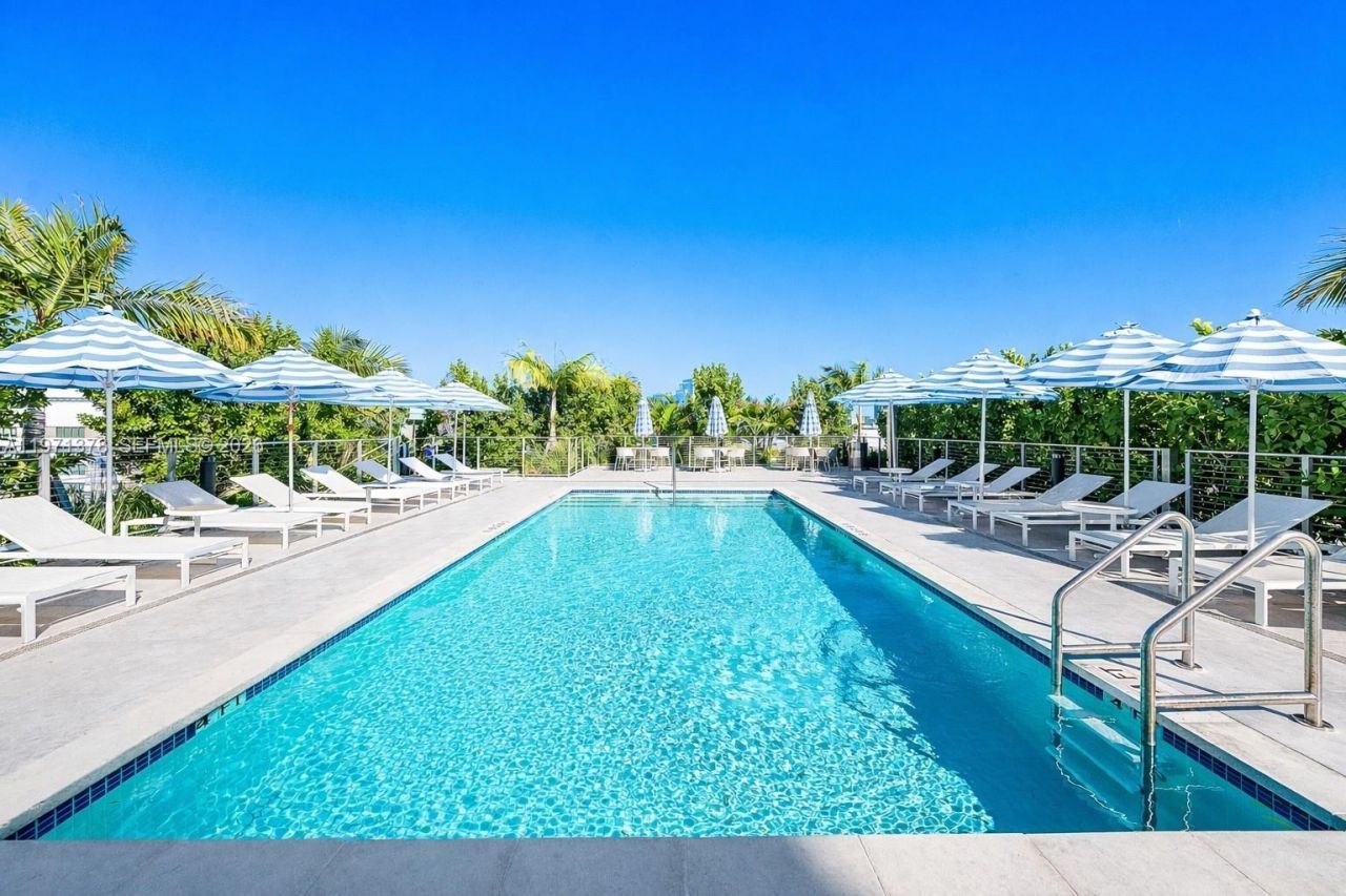 10281 W Bay Harbor Dr, Unit 203, Bay Harbor Islands, FL 33154 Photo