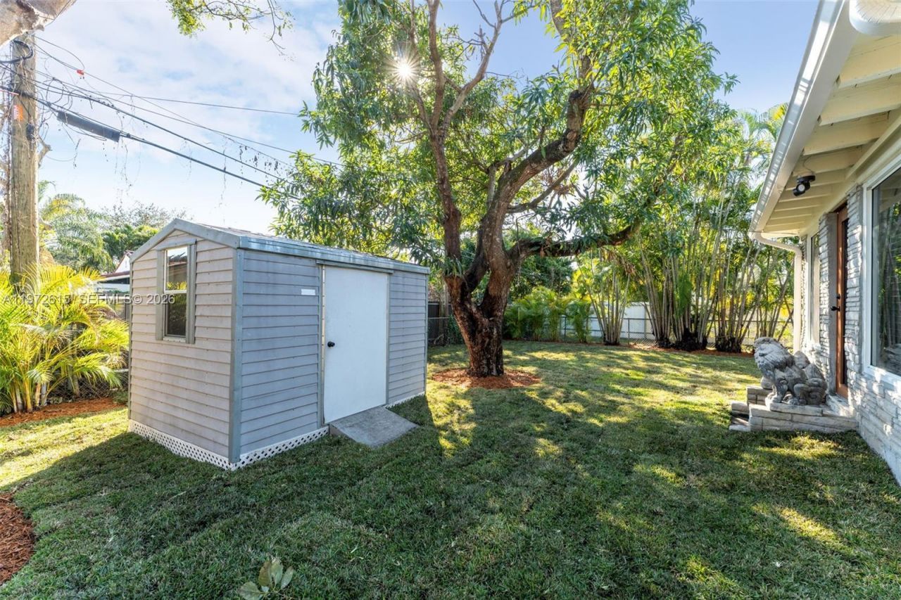 3965 SW 60th Ct, Miami, FL 33155 Photo