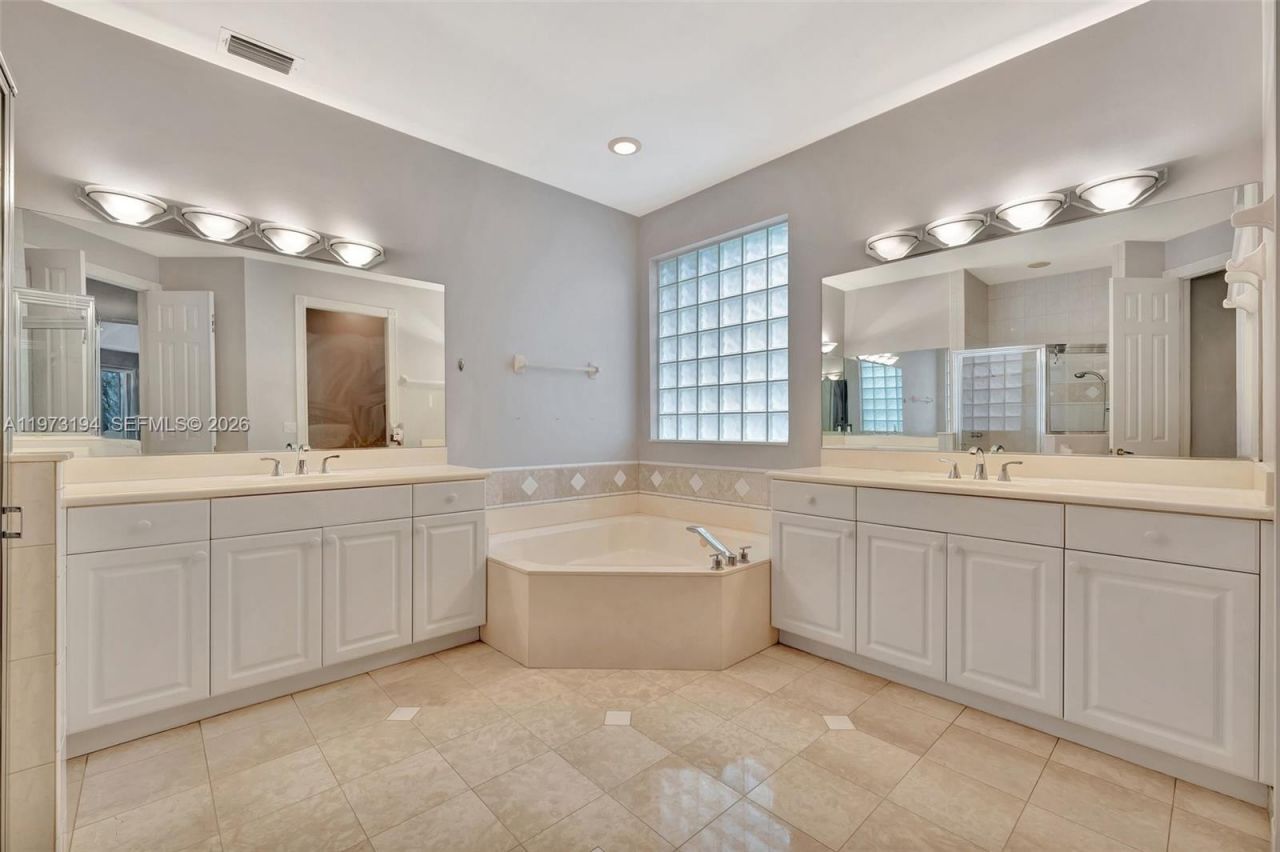 546 NW 118th Ter, Coral Springs, FL 33071 Photo