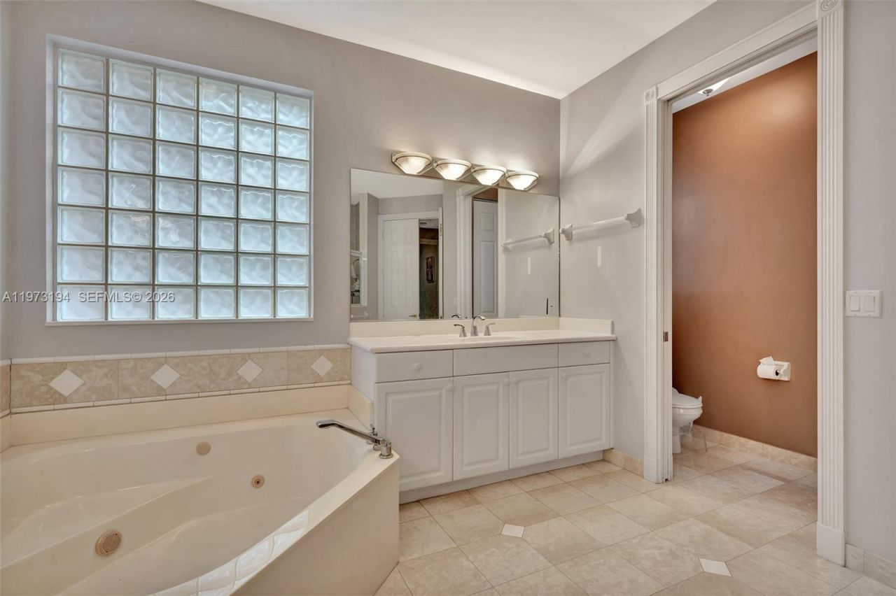 546 NW 118th Ter, Coral Springs, FL 33071 Photo