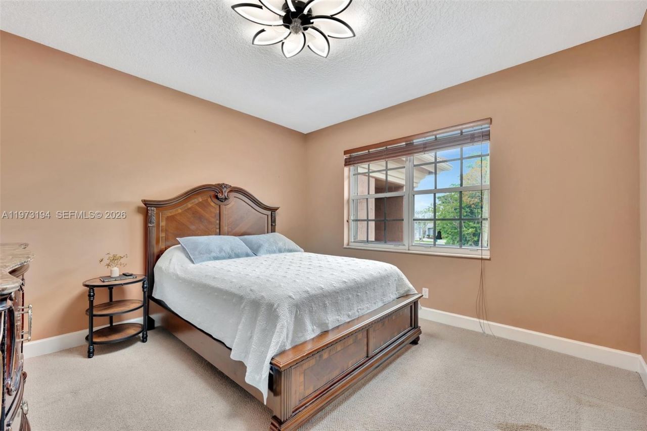 546 NW 118th Ter, Coral Springs, FL 33071 Photo