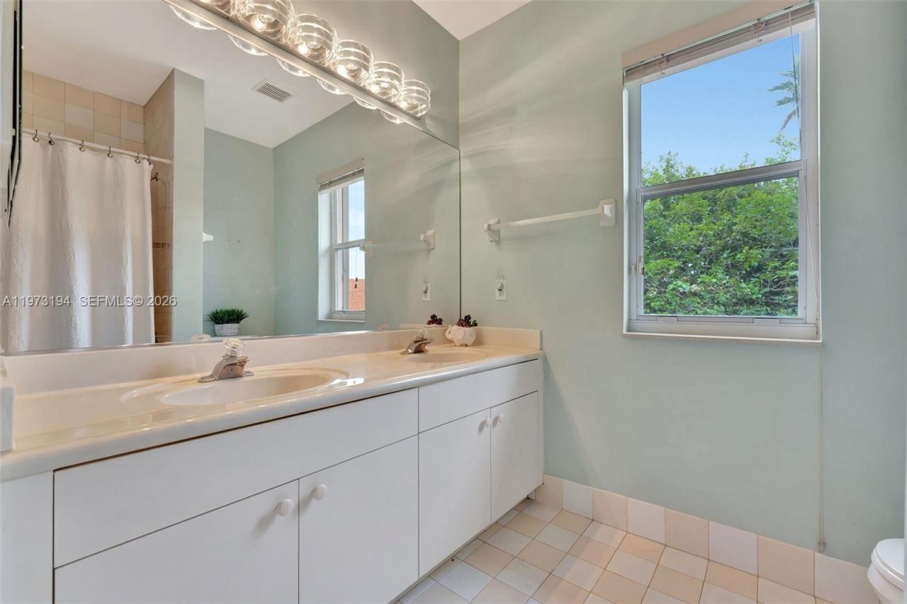 546 NW 118th Ter, Coral Springs, FL 33071 Photo