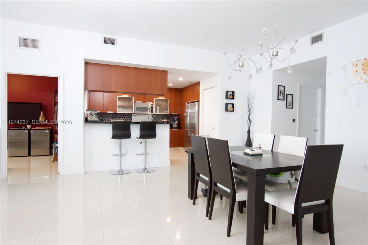 7901 Hispanola Ave, Unit 1201, North Bay Village, FL 33141 Photo