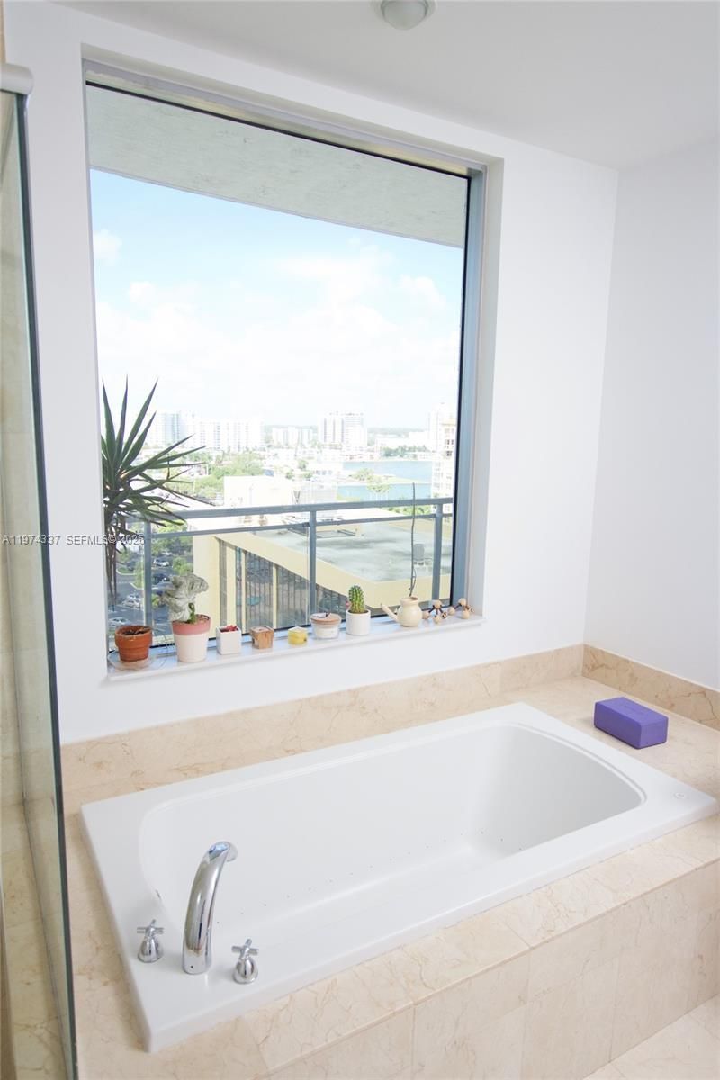 7901 Hispanola Ave, Unit 1201, North Bay Village, FL 33141 Photo