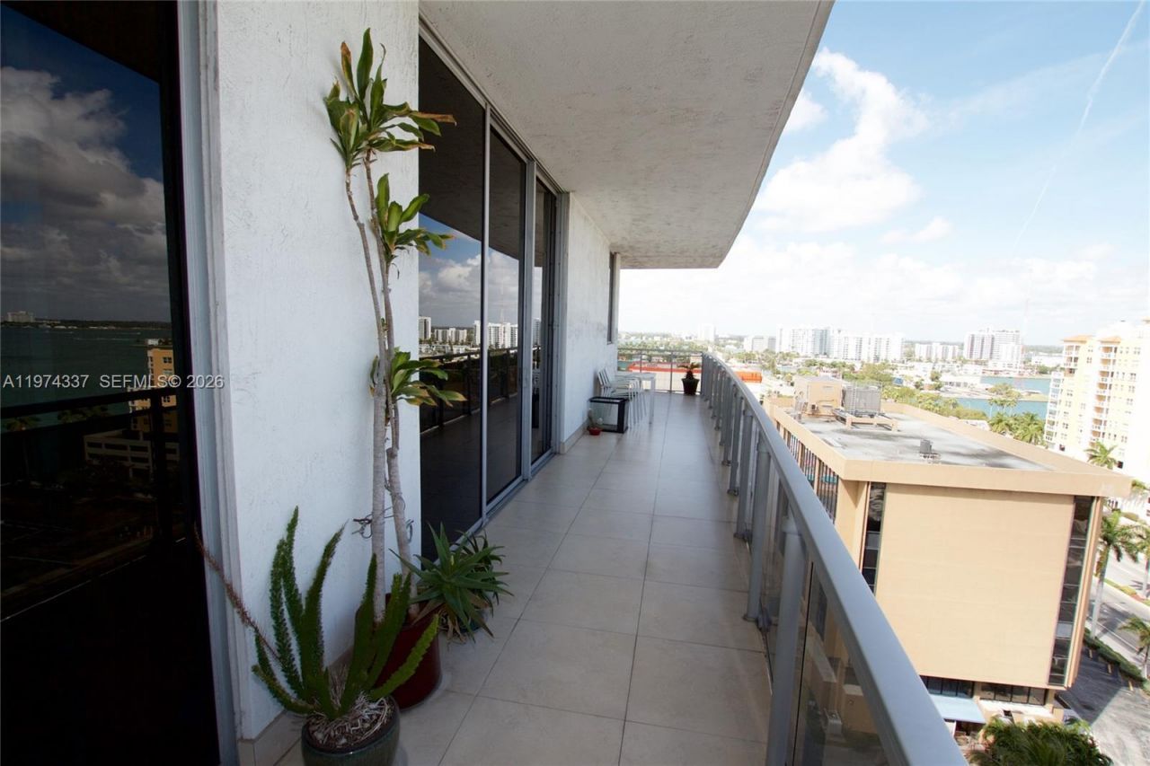 7901 Hispanola Ave, Unit 1201, North Bay Village, FL 33141 Photo