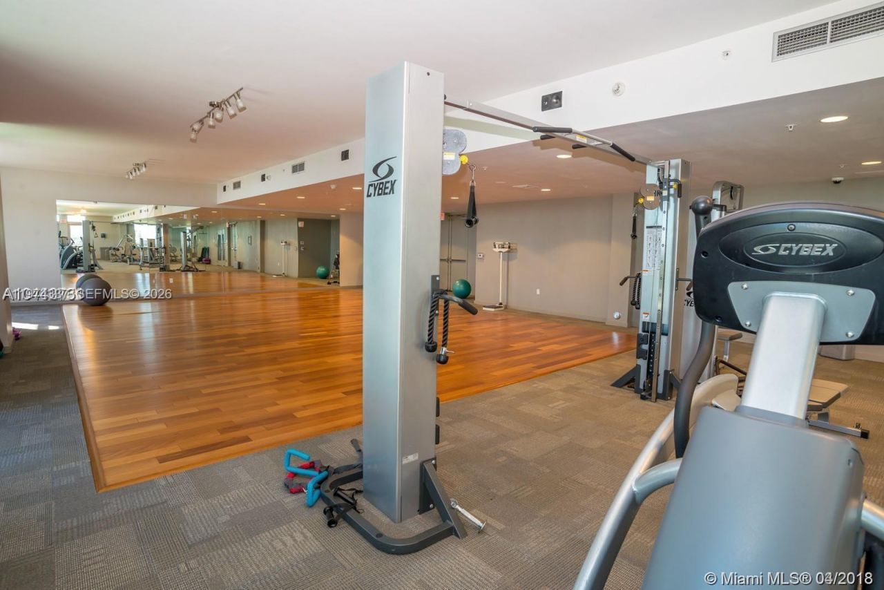 7901 Hispanola Ave, Unit 1201, North Bay Village, FL 33141 Photo